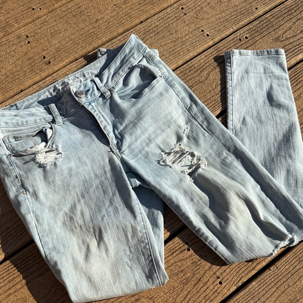 American Eagle Outfitters Light Blue Super Stretch Jeans